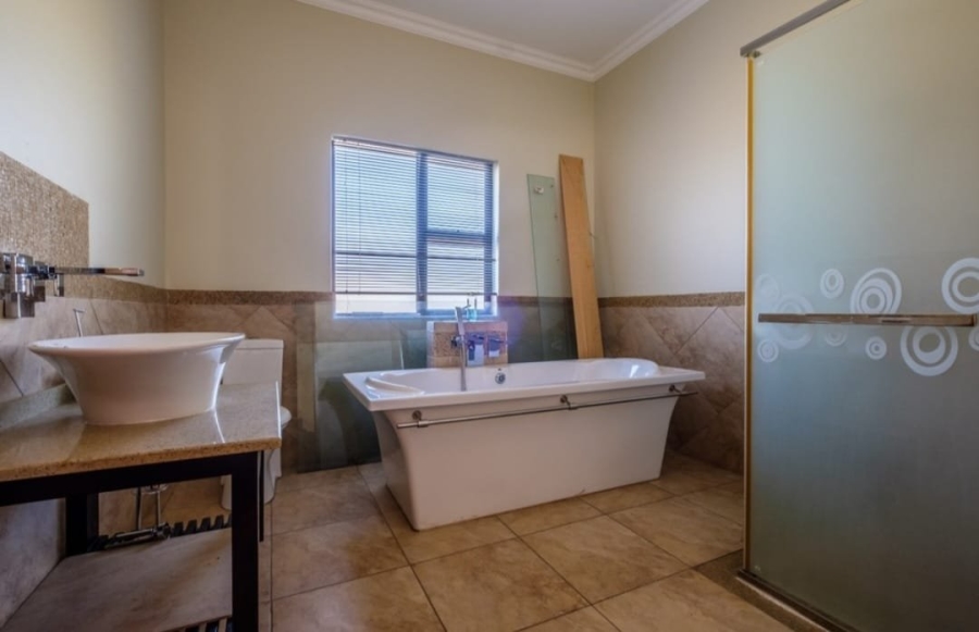 To Let 4 Bedroom Property for Rent in Kosmos Ridge North West